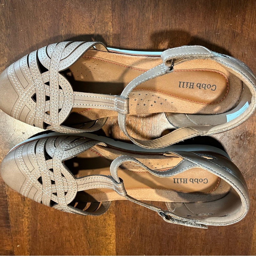 Cobb Hill Women's Beige Sandals